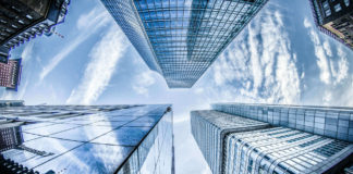 Saiba como se tornar dono de grandes imóveis sem gastar muito